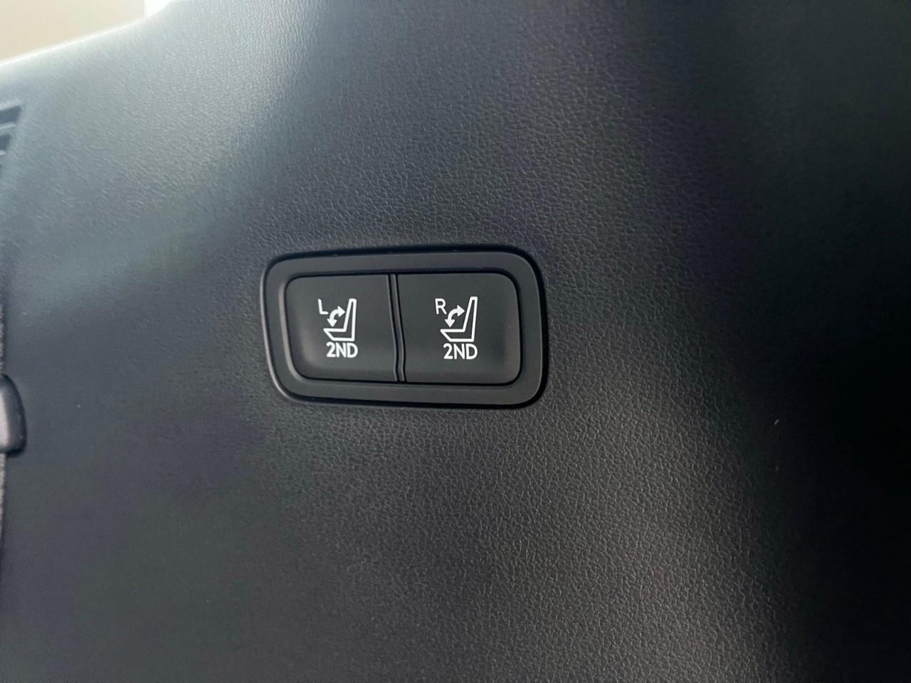 2026 Hyundai Santa Fe Hybrid Ultimate Calligraphy AWD Photo