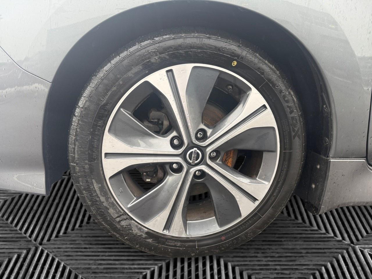 2018 Nissan Leaf SL Hatchback Photo