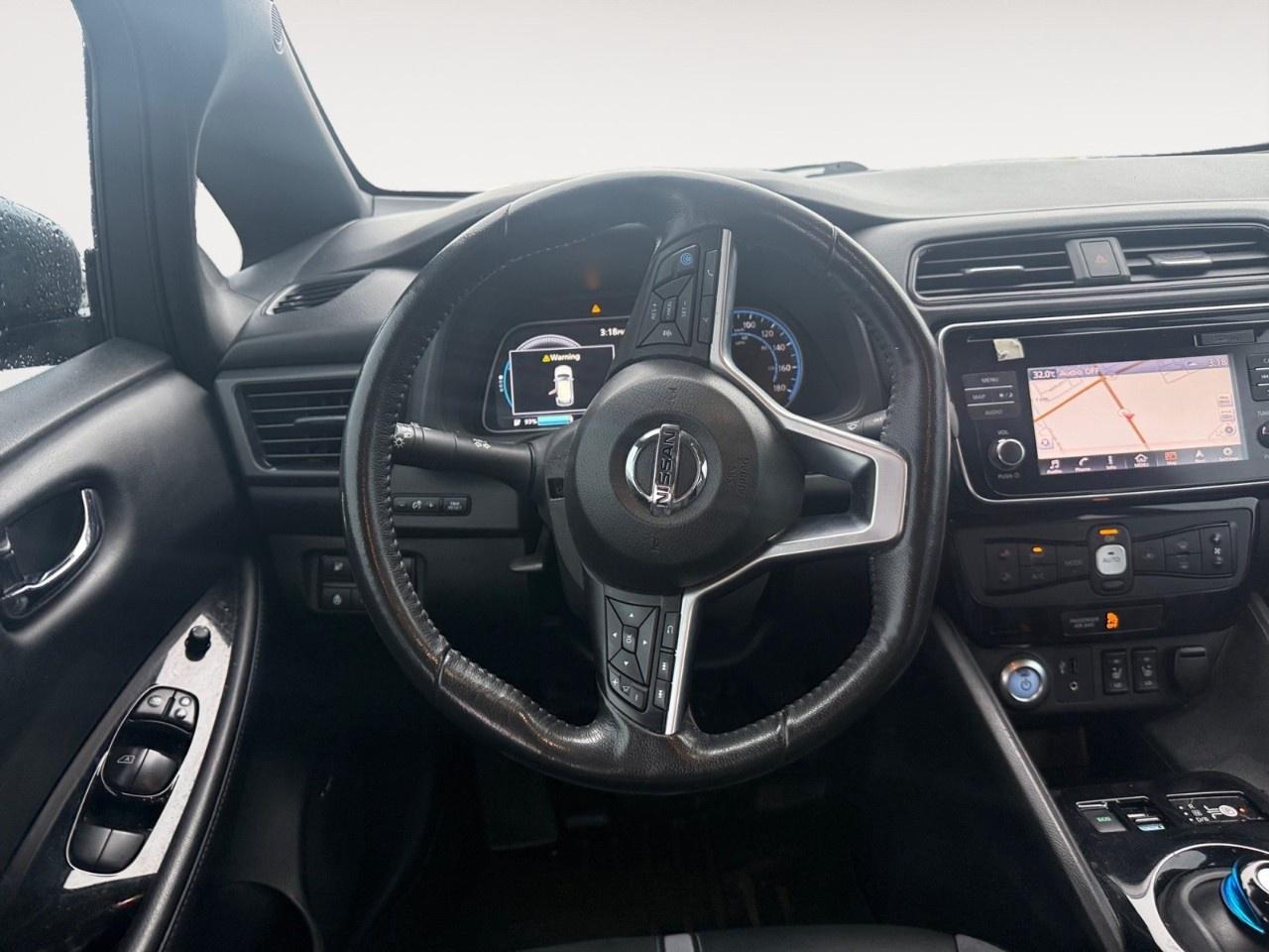 2018 Nissan Leaf SL Hatchback Photo