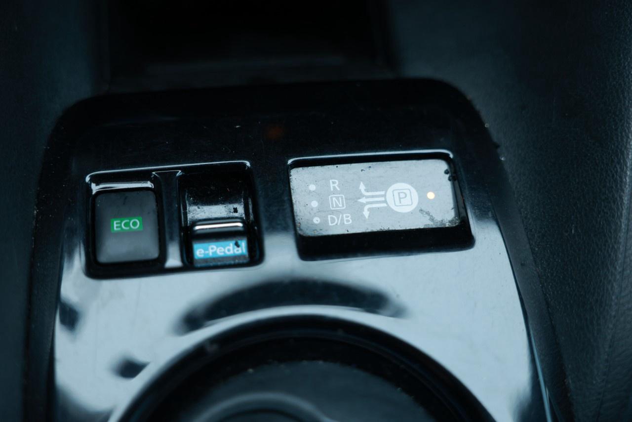 2018 Nissan Leaf SL Hatchback Photo