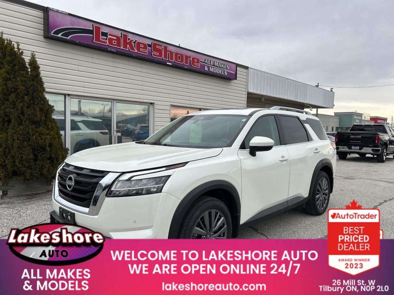 All Vehicles come with Car Proof so you know exactly what youre buying. All our vehicles are certified and safety tested. Professionally detailed. Serving Chatham, Tilbury, Windsor, Essex, Amherstberg, La Salle, Ridgetown, Blenheim, Sarnia, Merlin, Leamington, Harrow,Thamesville, Blenheim, London, Woodstock and Toronto.