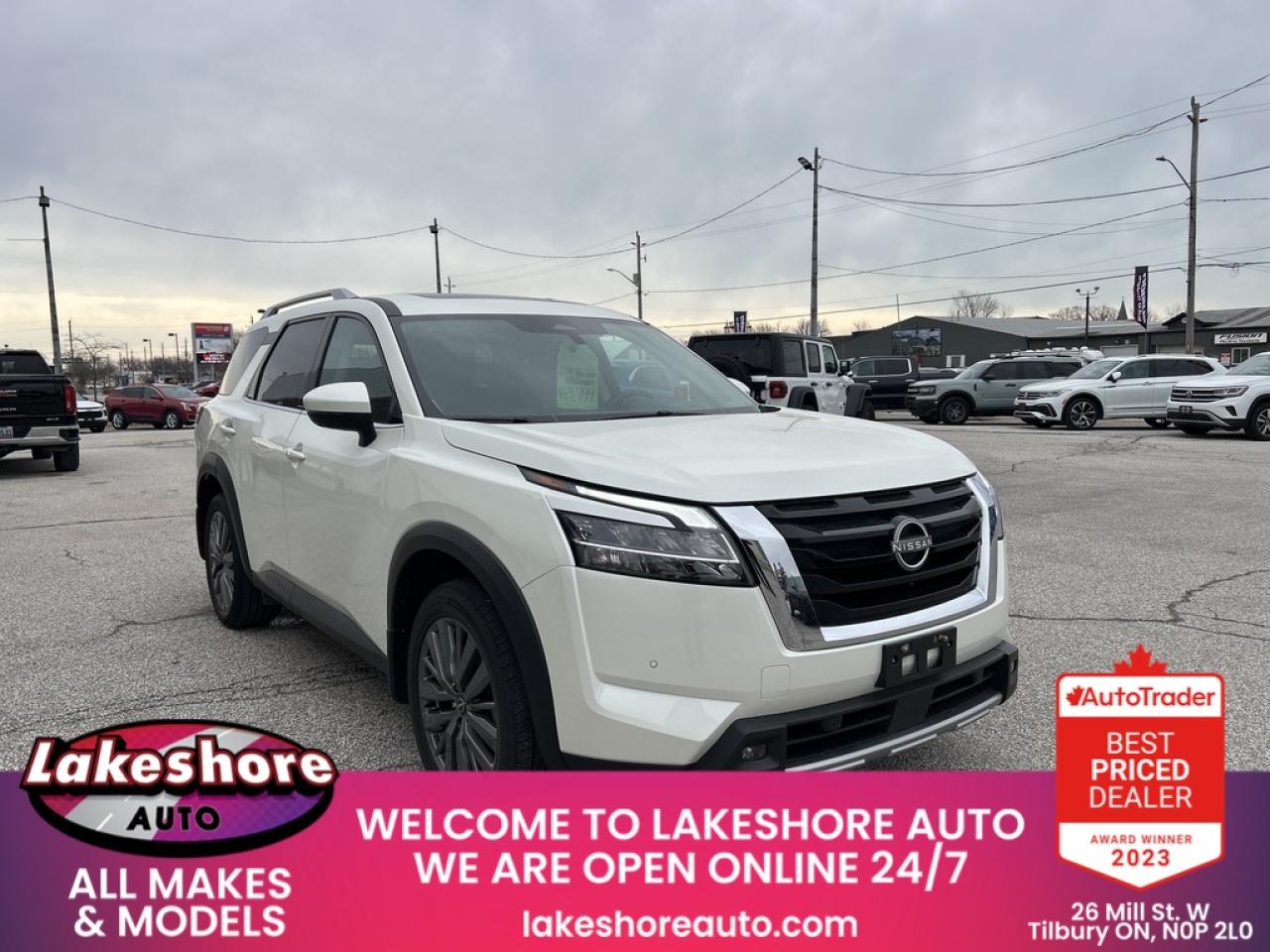 2024 Nissan Pathfinder SL Photo4