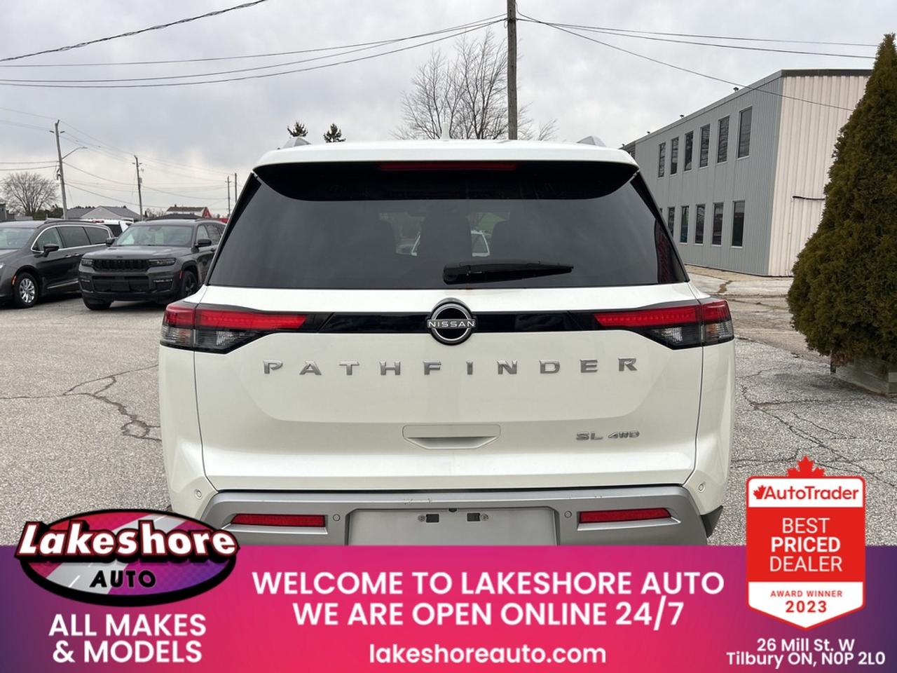 2024 Nissan Pathfinder SL Photo