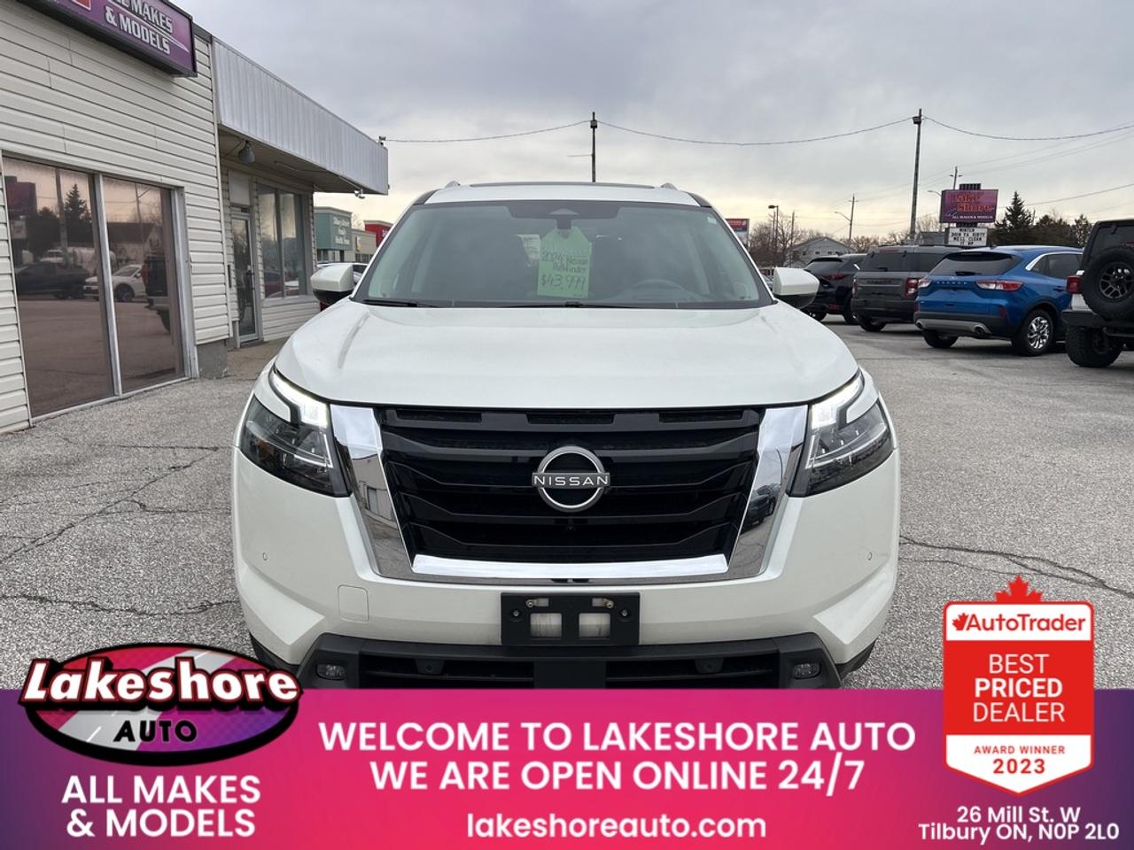 2024 Nissan Pathfinder SL Photo