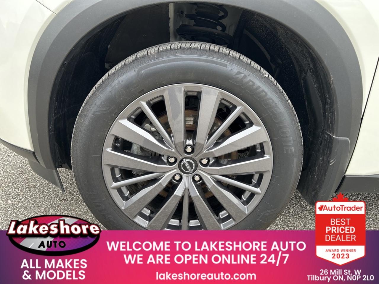 2024 Nissan Pathfinder SL Photo