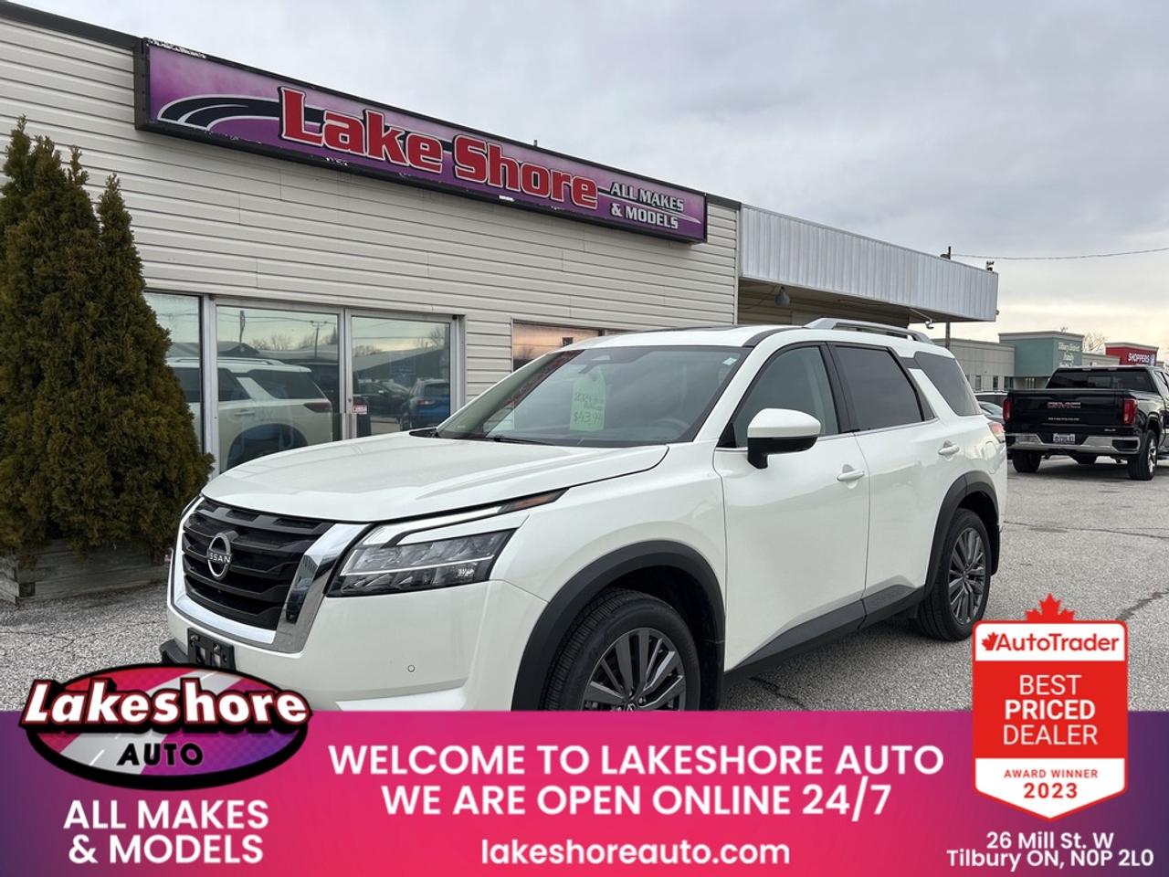 2024 Nissan Pathfinder SL Photo