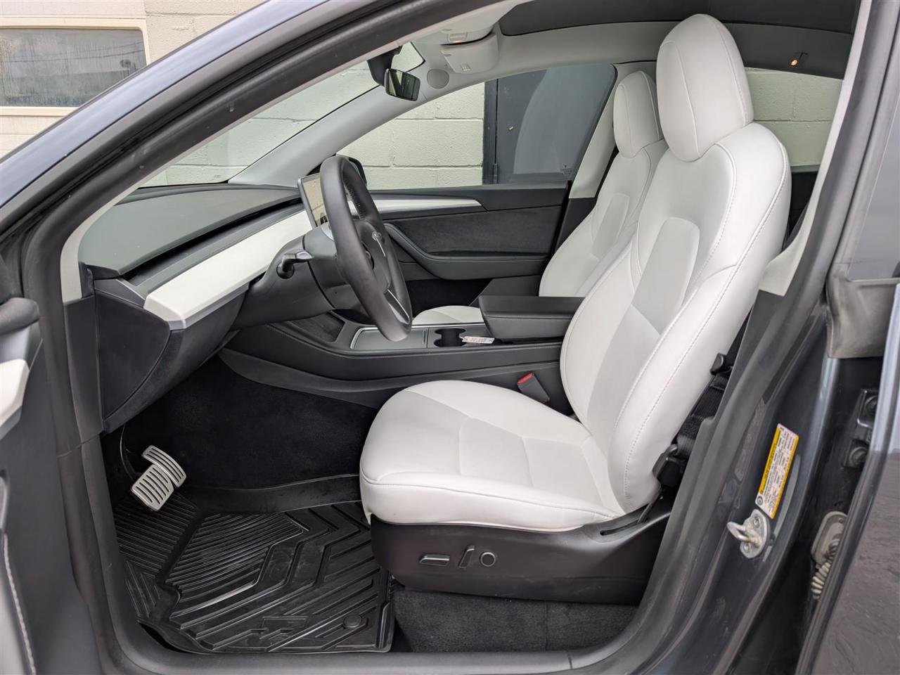 2022 Tesla Model Y PERFORMANCE AWD - WHITE INTERIOR - DUAL MOTOR Photo