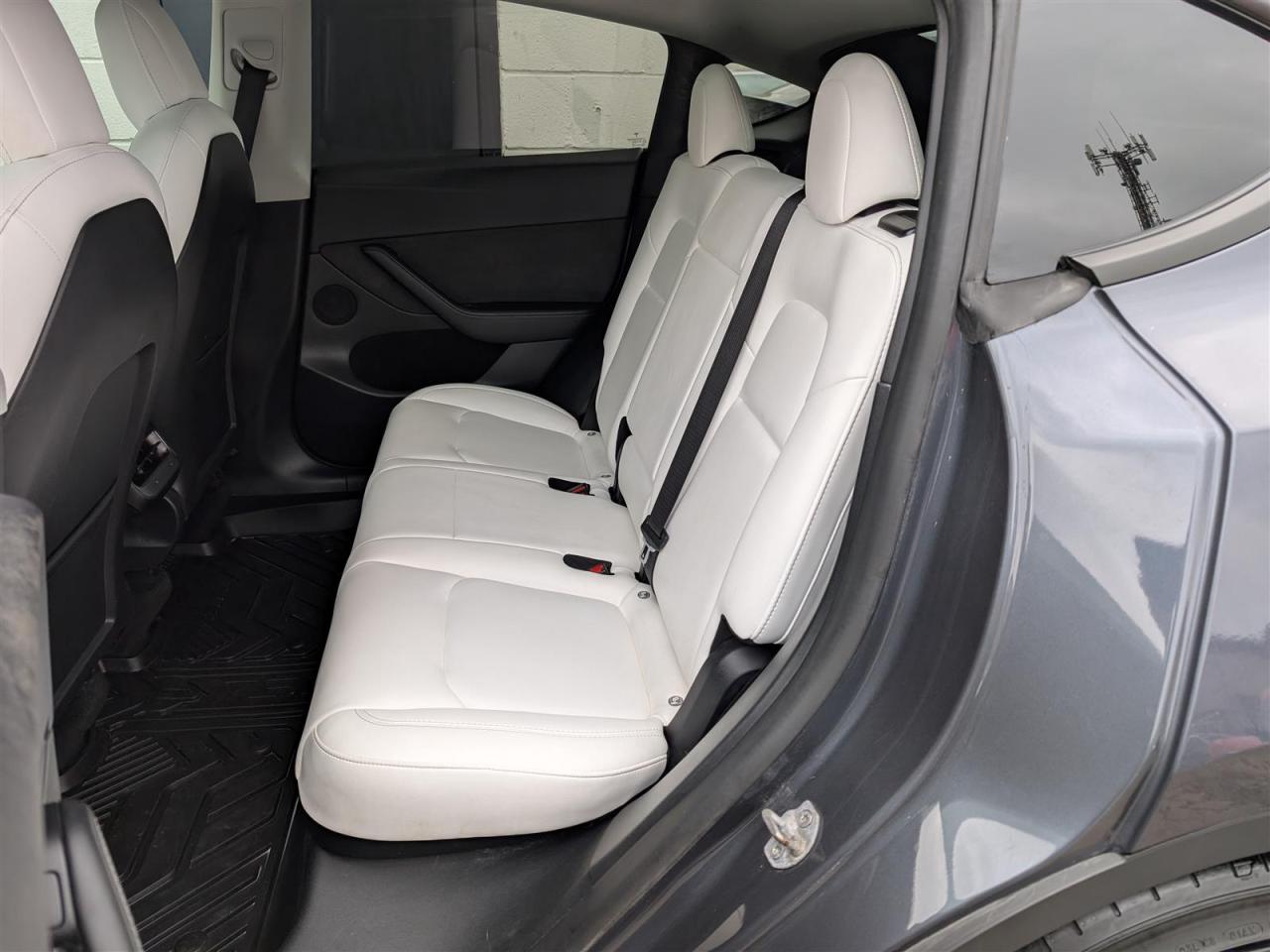 2022 Tesla Model Y PERFORMANCE AWD - WHITE INTERIOR - DUAL MOTOR Photo