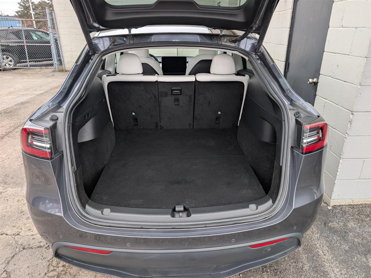 2022 Tesla Model Y PERFORMANCE AWD - WHITE INTERIOR - DUAL MOTOR Photo