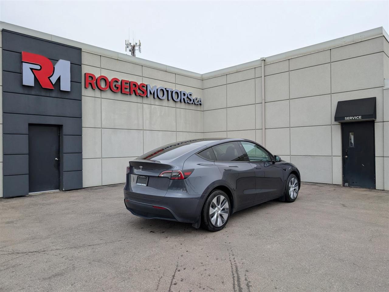 2023 Tesla Model Y STANDARD