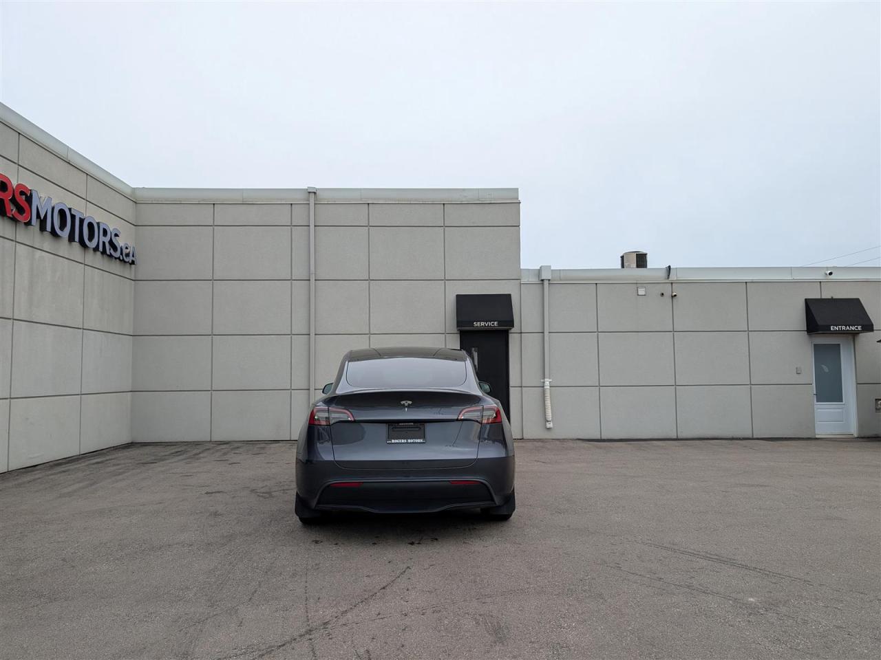 2023 Tesla Model Y STANDARD