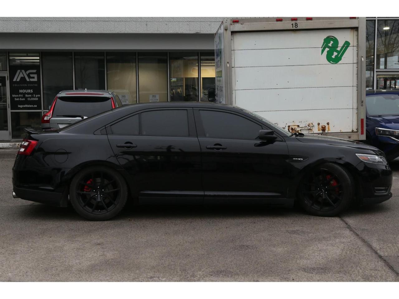 2016 Ford Taurus SHO AWD Photo