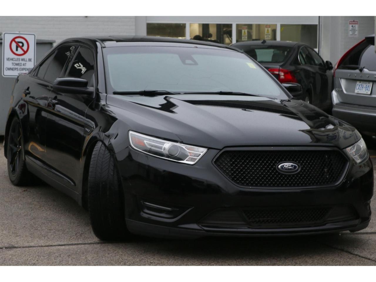 2016 Ford Taurus SHO AWD Photo