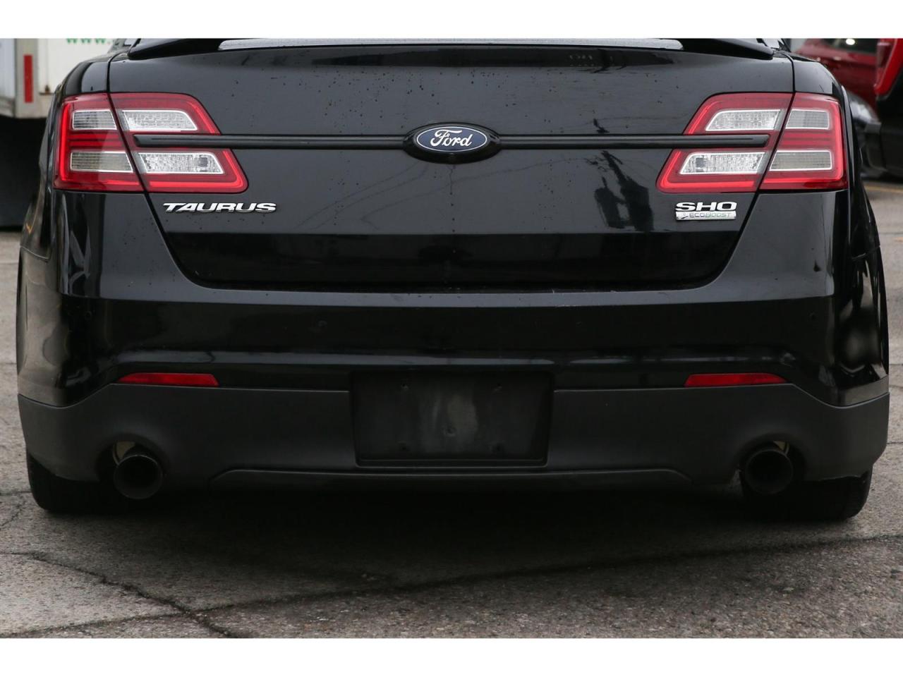 2016 Ford Taurus SHO AWD Photo