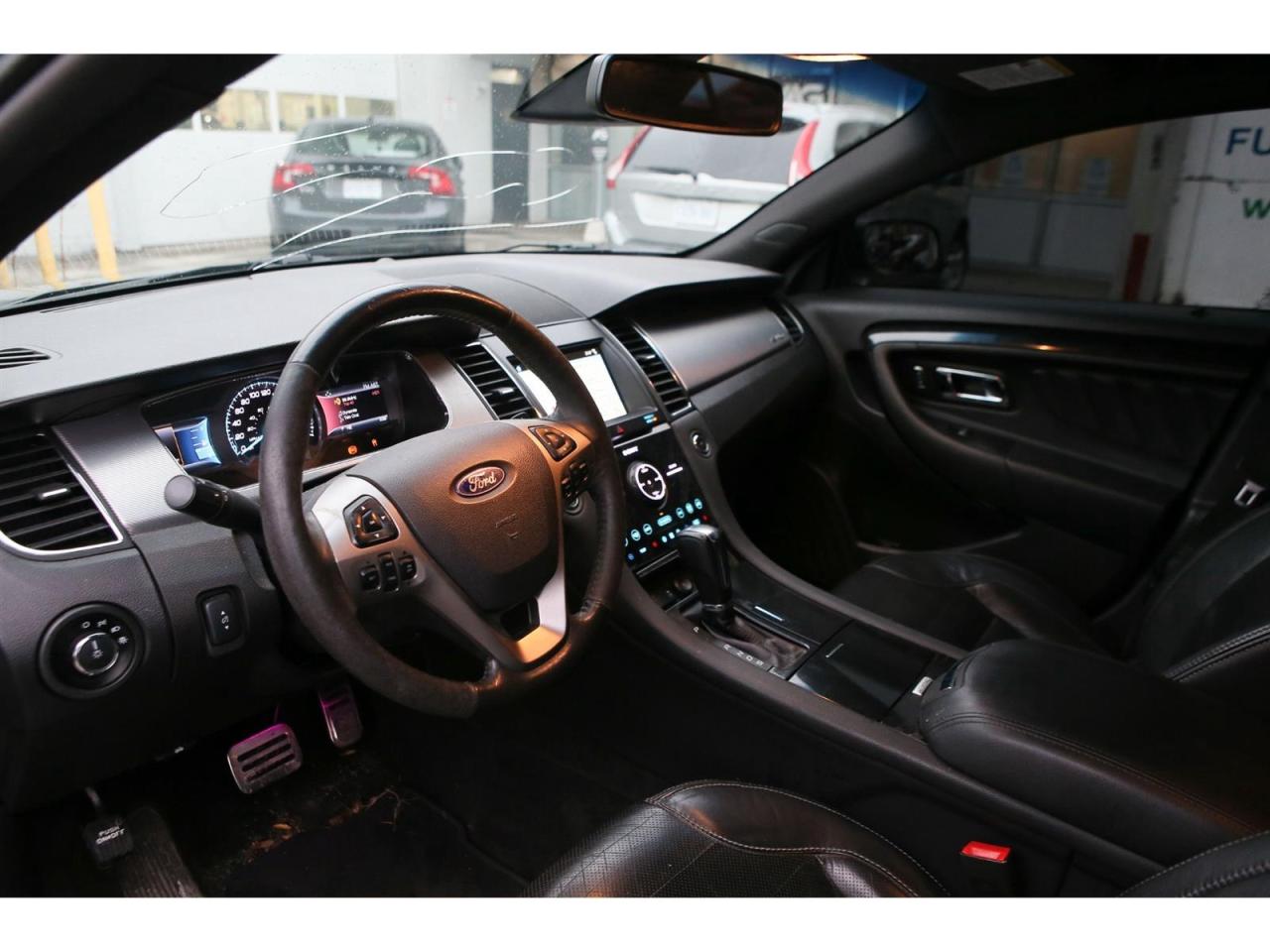 2016 Ford Taurus SHO AWD Photo