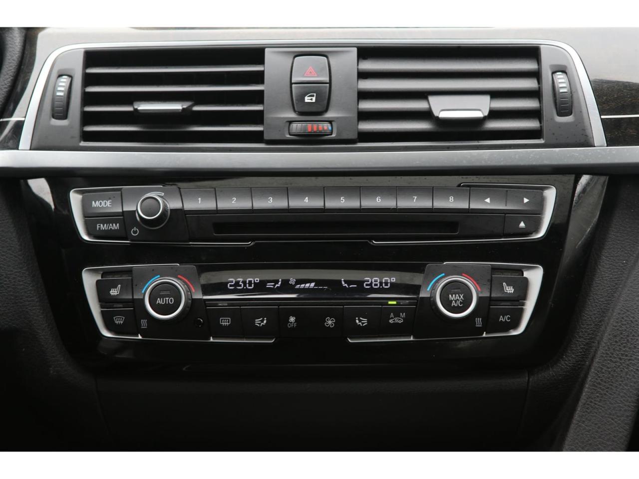 2016 BMW 328xi 328i xDrive Sedan | Premium package | Navigation | Photo