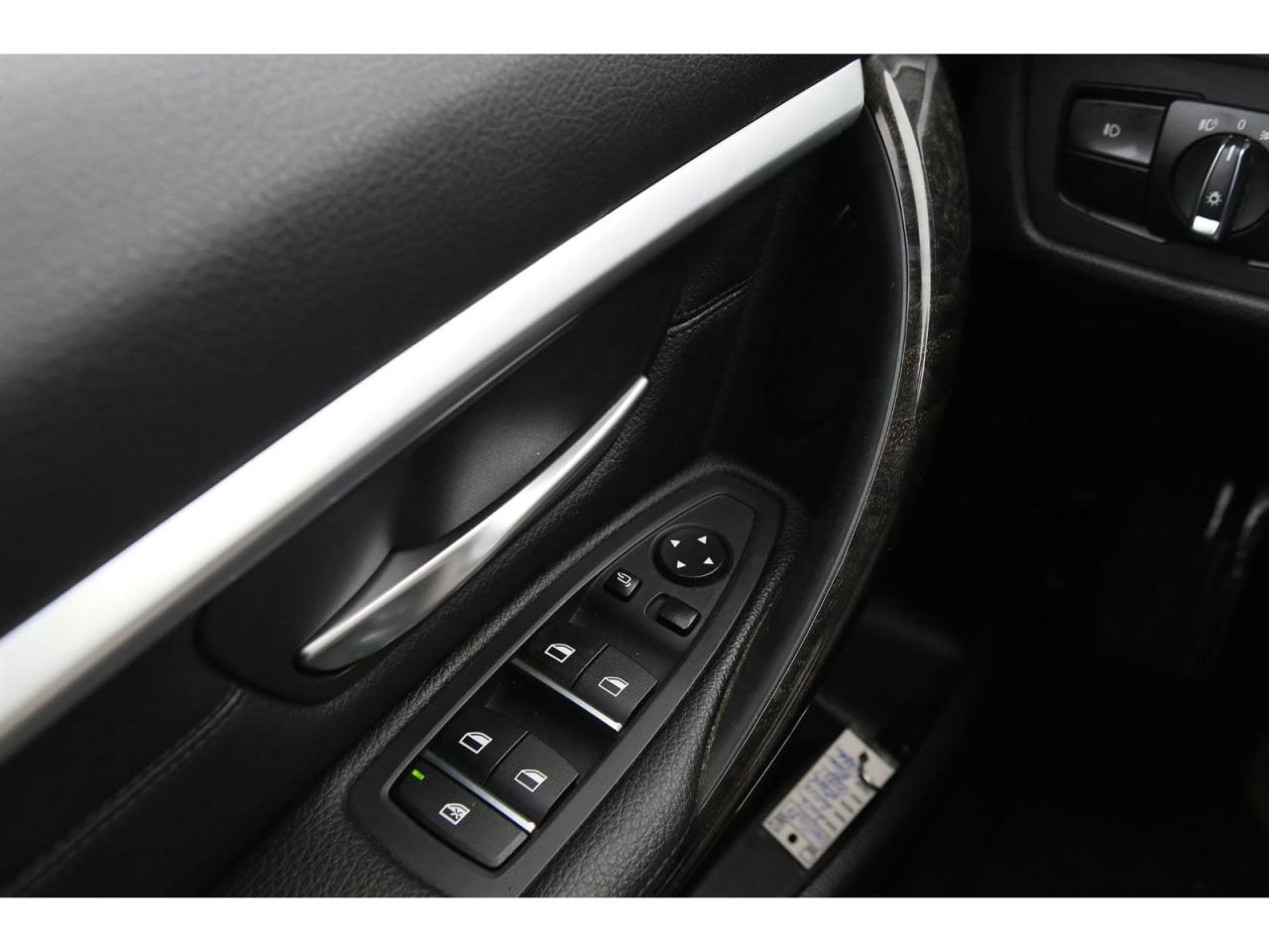 2016 BMW 328xi 328i xDrive Sedan | Premium package | Navigation | Photo