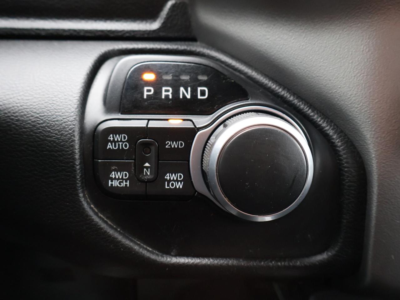 2019 RAM 1500 BIG HORN HEMI 4WD CERTIFIED *ACCIDENT FREE*DODGE MAINTAIN* CAMERA NAV BLUETOOTH HEATED SEATS CRUISE ALLOYS Photo