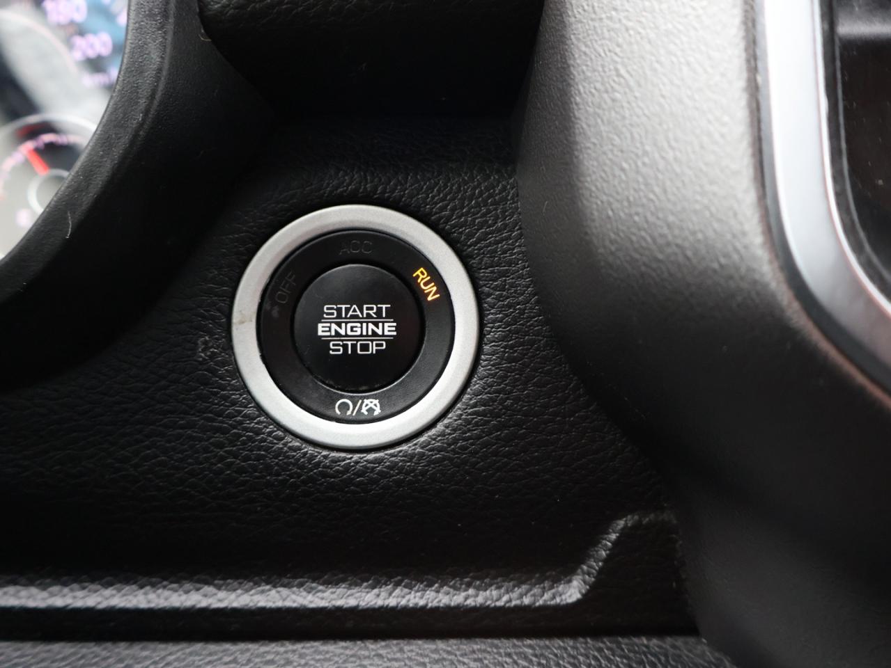 2019 RAM 1500 BIG HORN HEMI 4WD CERTIFIED *ACCIDENT FREE*DODGE MAINTAIN* CAMERA NAV BLUETOOTH HEATED SEATS CRUISE ALLOYS Photo