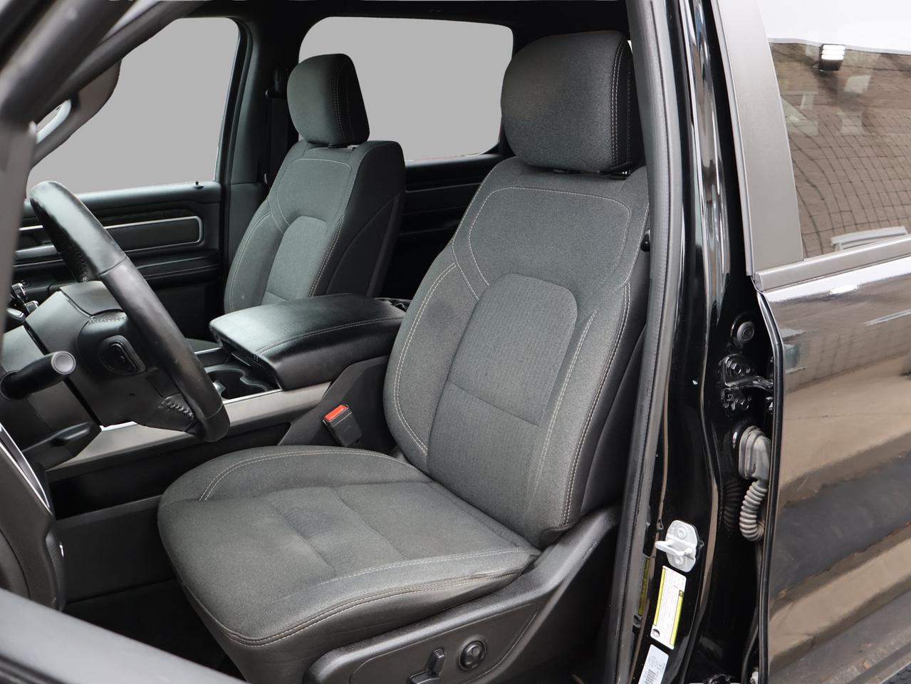 2019 RAM 1500 BIG HORN HEMI 4WD CERTIFIED *ACCIDENT FREE*DODGE MAINTAIN* CAMERA NAV BLUETOOTH HEATED SEATS CRUISE ALLOYS Photo