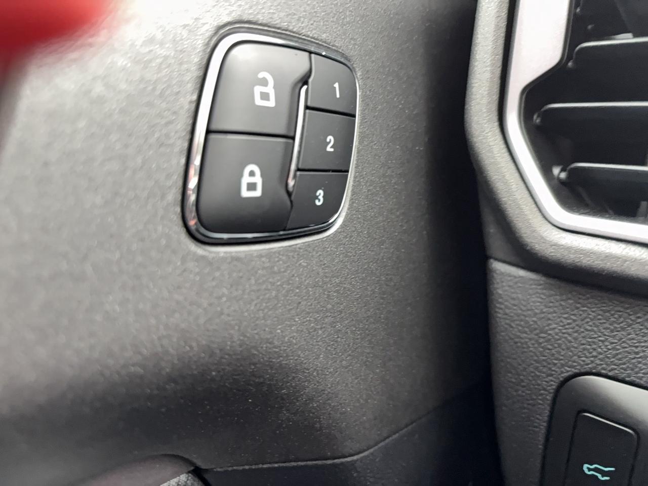 2025 Ford Bronco Sport BADLANDS, MOONROOF, NAVIGATION, TERRAIN MANAGEMENT Photo