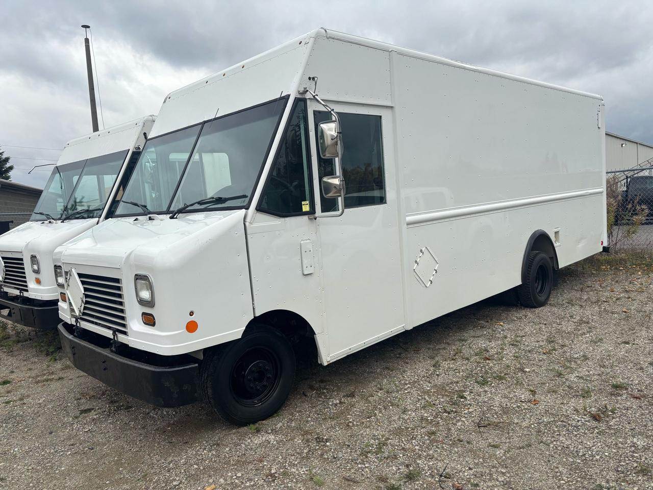 <div>2018 can par 18 foot panel van&nbsp;</div>