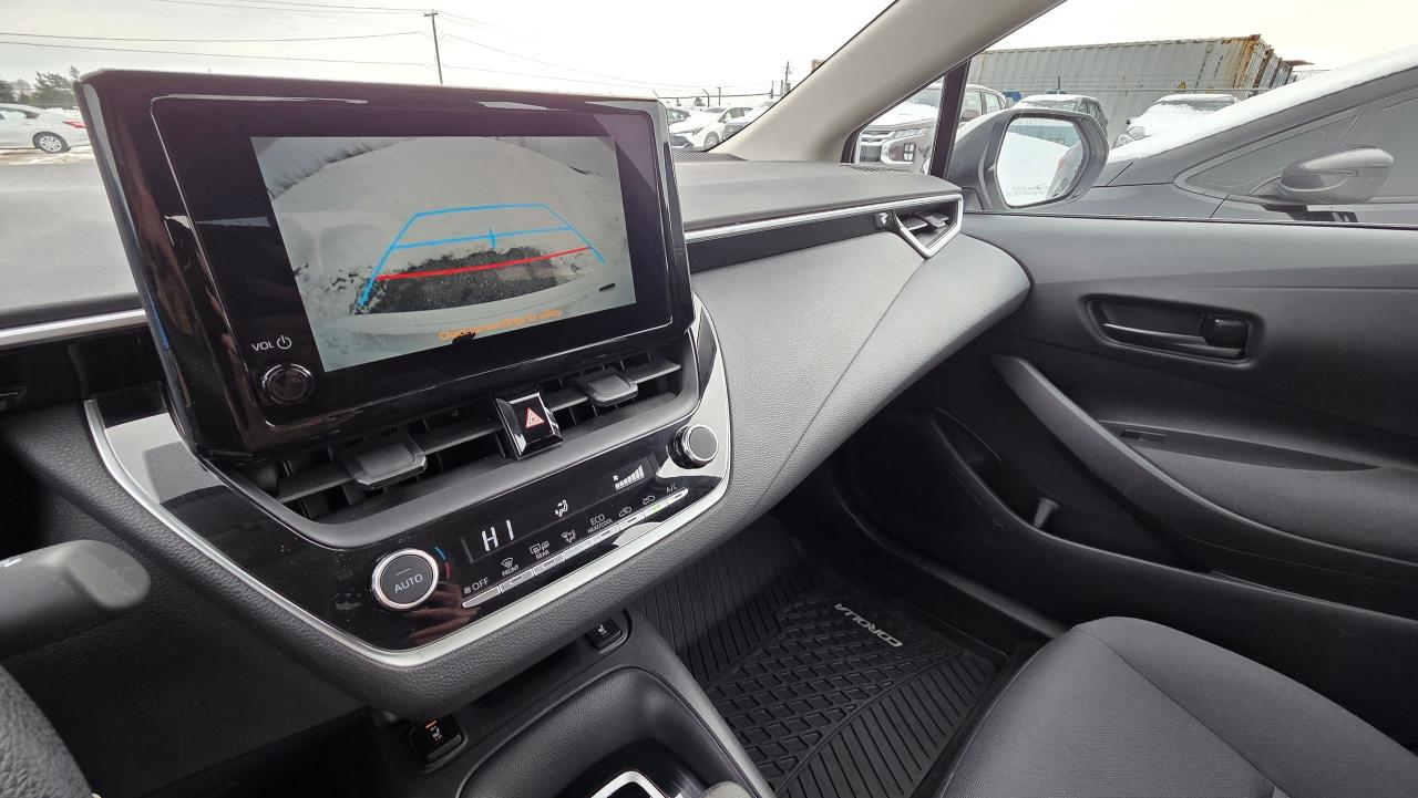 2024 Toyota Corolla LE Photo