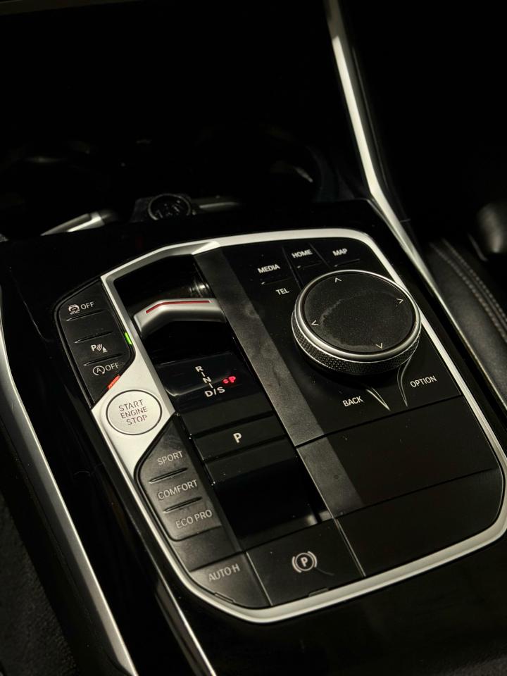 2024 BMW 3 Series 330i xDrive Photo