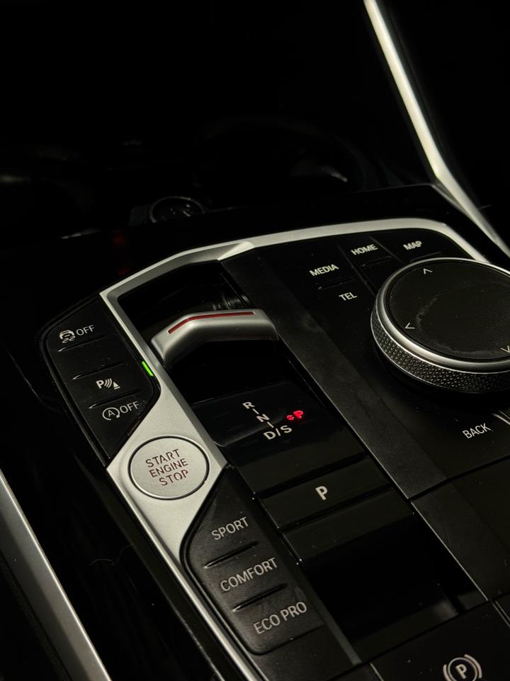 2024 BMW 3 Series 330i xDrive Photo