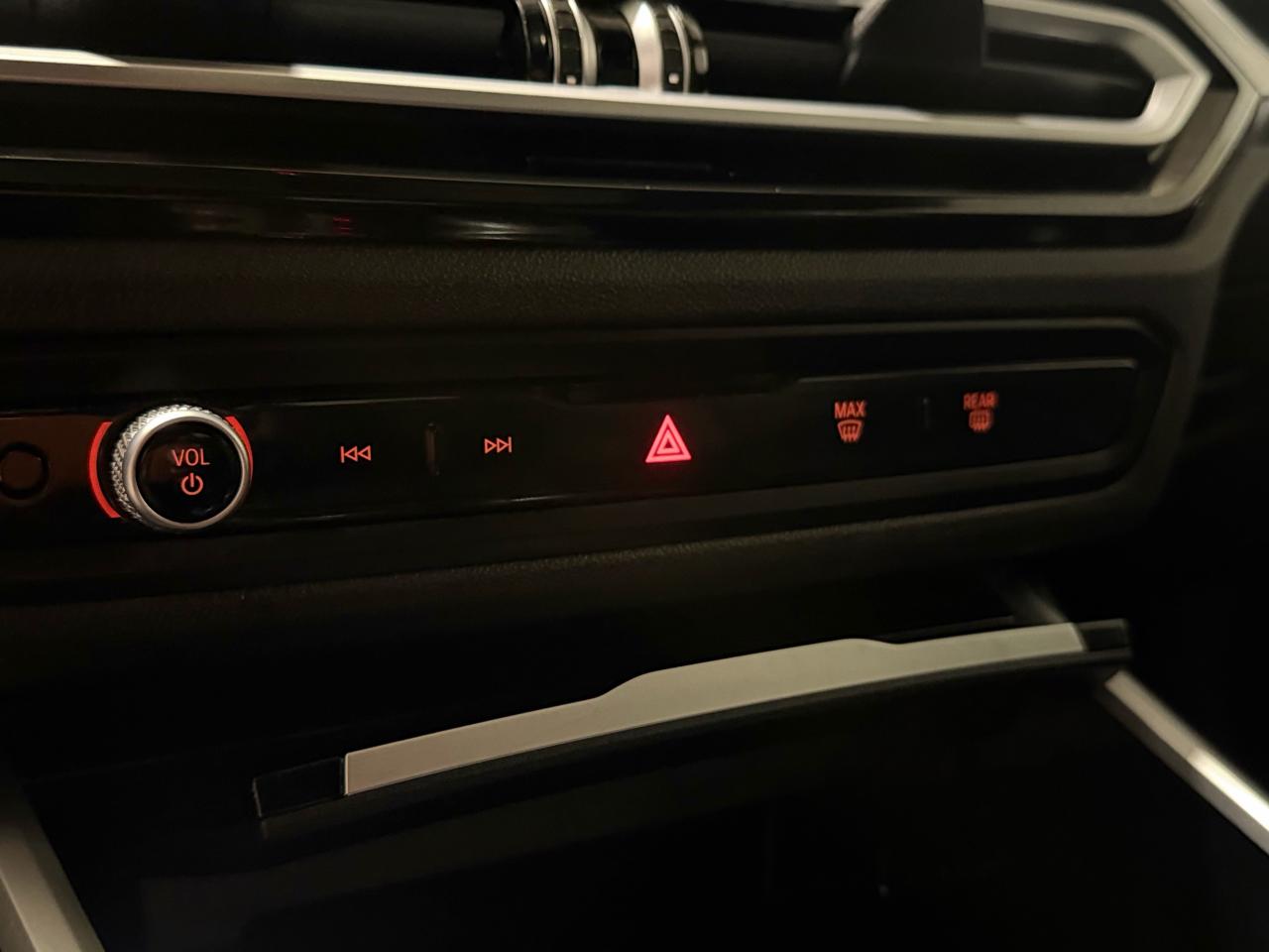 2024 BMW 3 Series 330i xDrive Photo