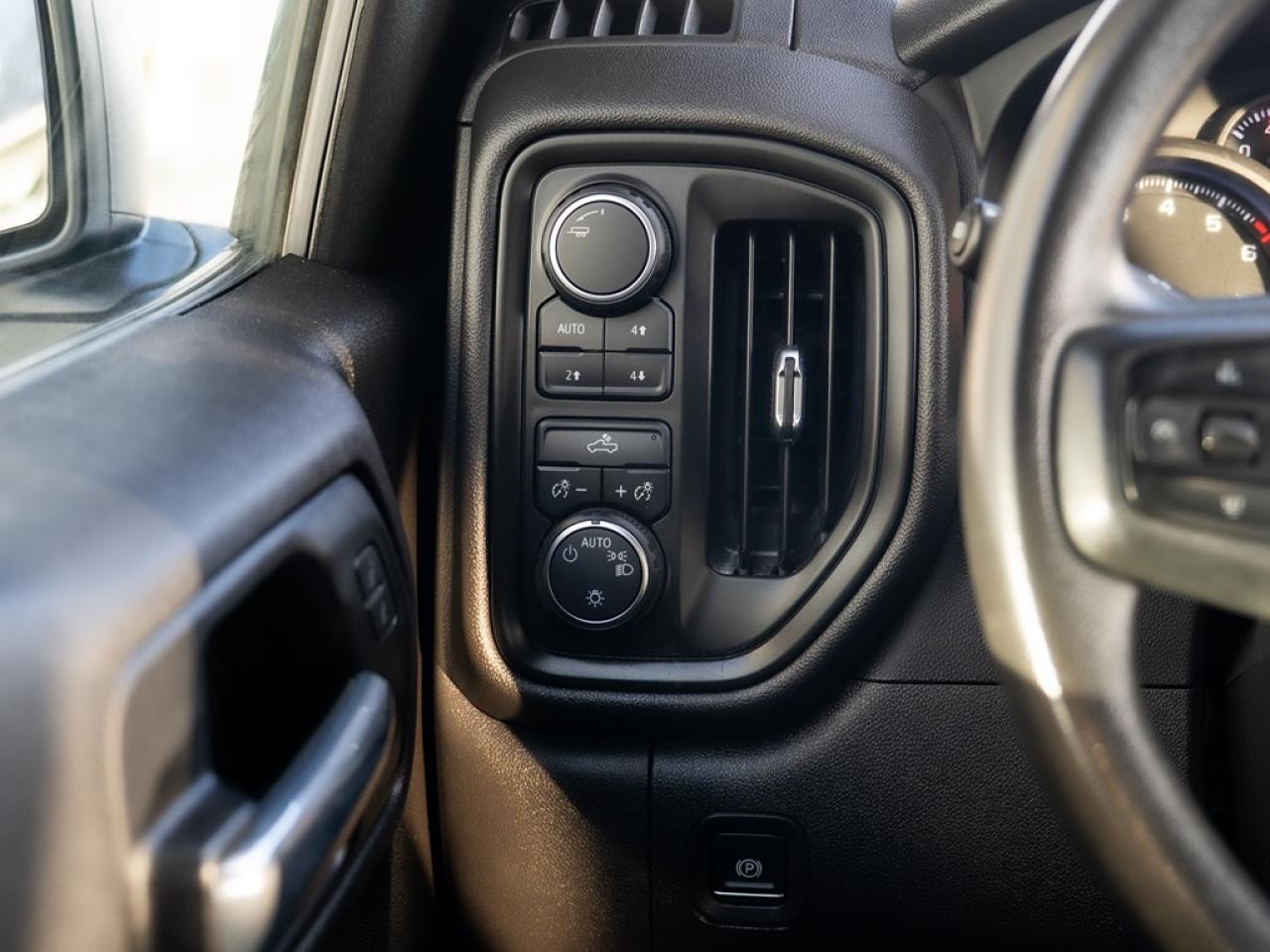 2023 Chevrolet Silverado 1500 Custom Trail Boss Photo11