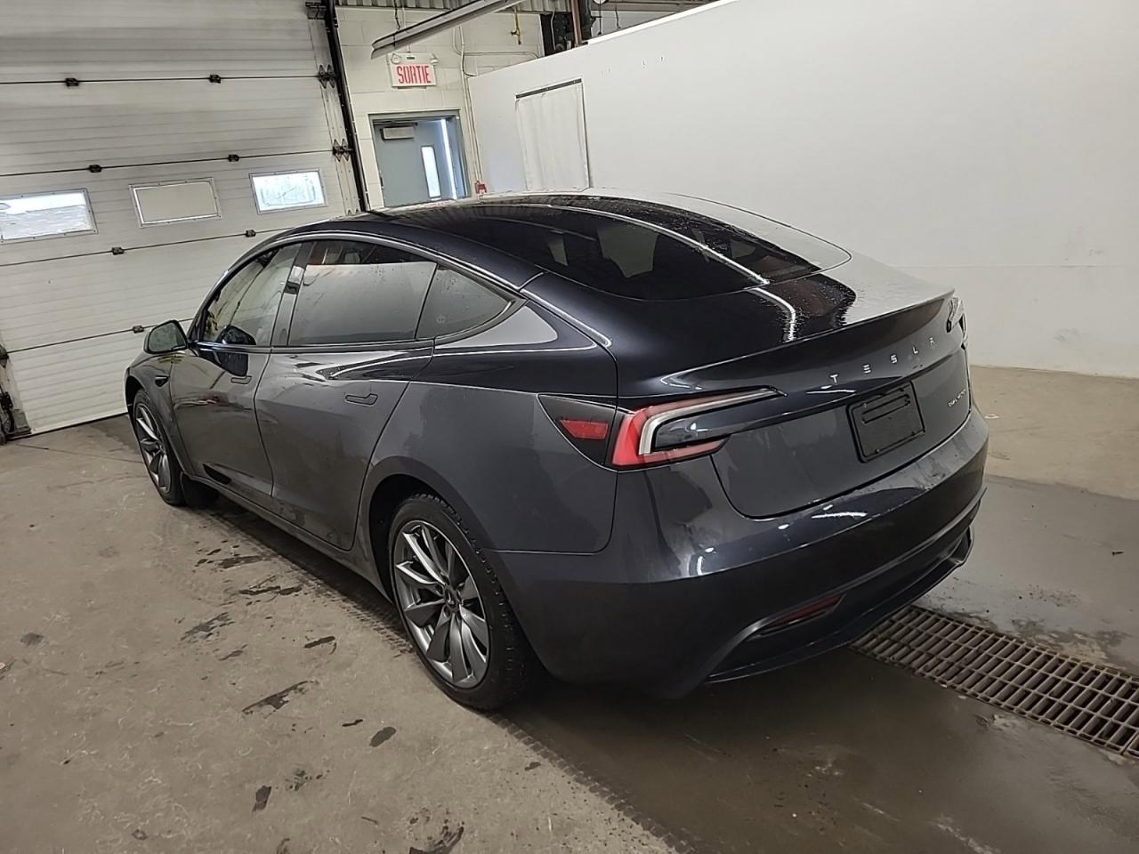 2024 Tesla Model 3 LONG RANGE Photo3