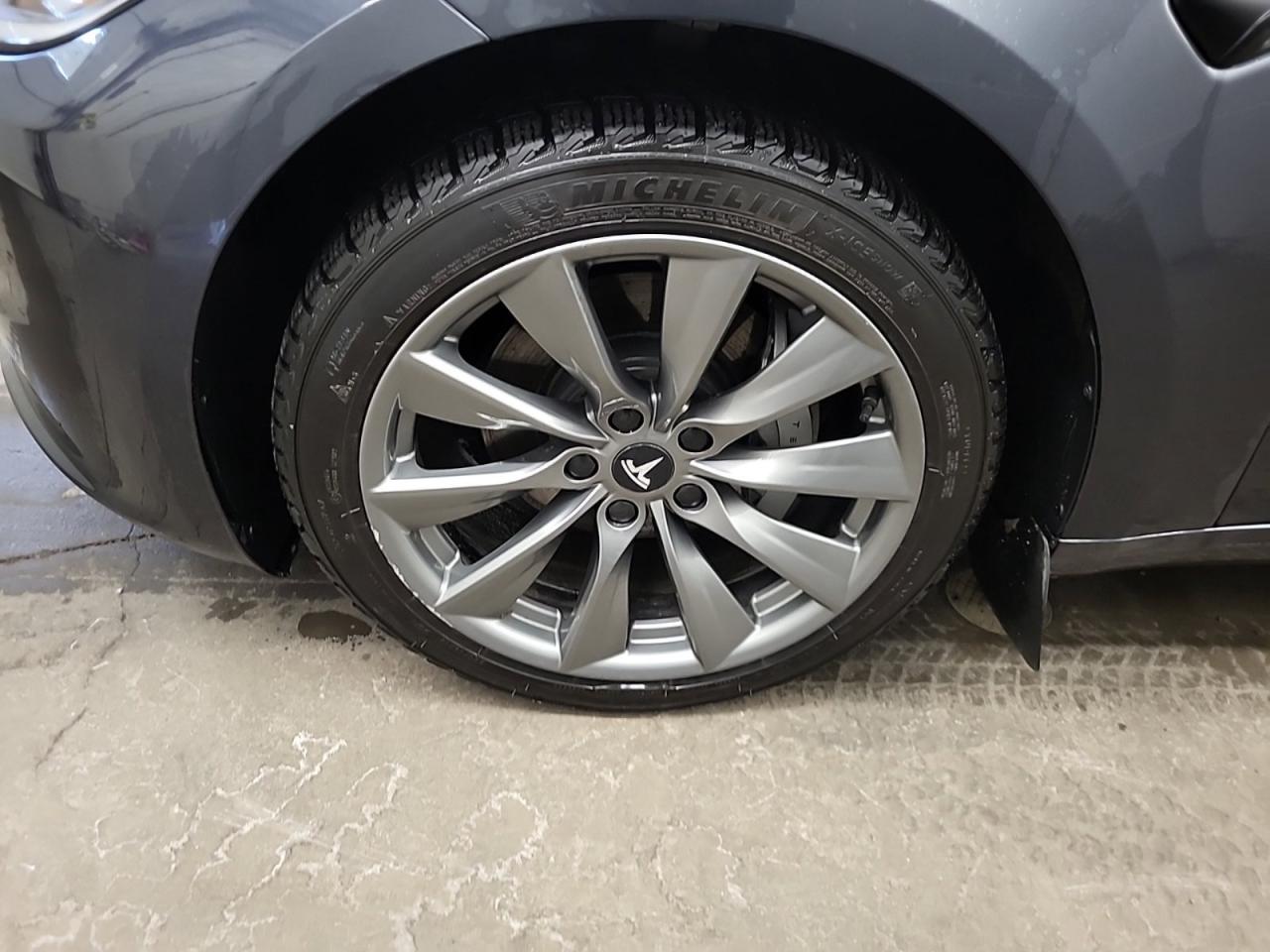 2024 Tesla Model 3 LONG RANGE Photo