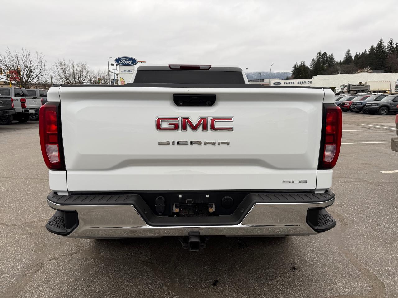 2023 GMC Sierra 1500 SLE Photo3