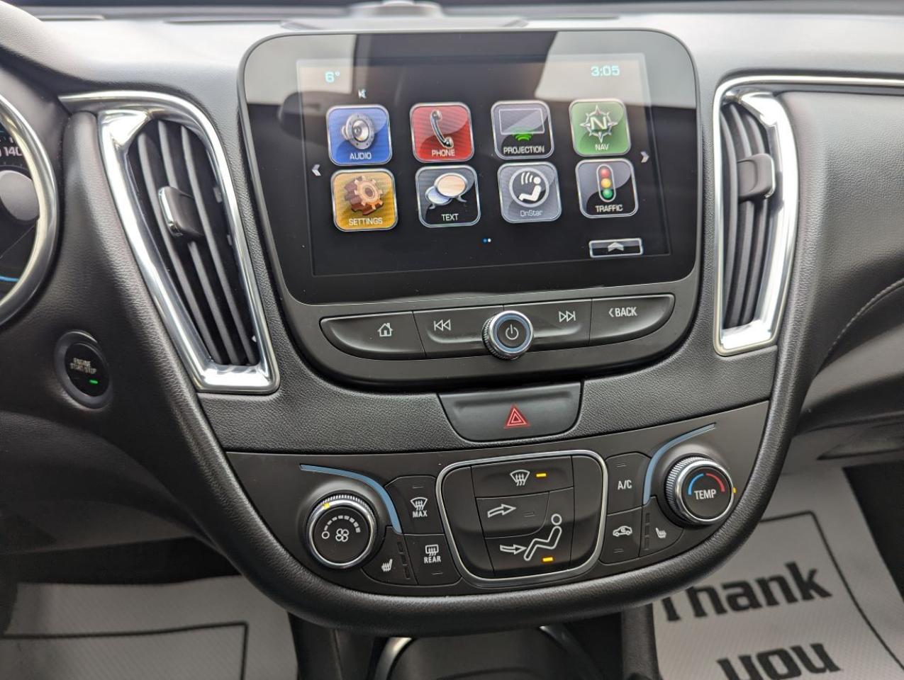 2018 Chevrolet Malibu LT SUNROOF/LEATHER SEATS!! Photo