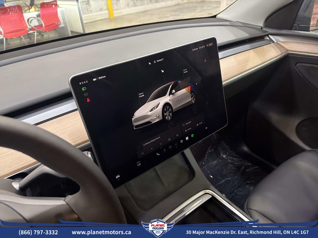 2024 Tesla Model Y LONG RANGE Photo