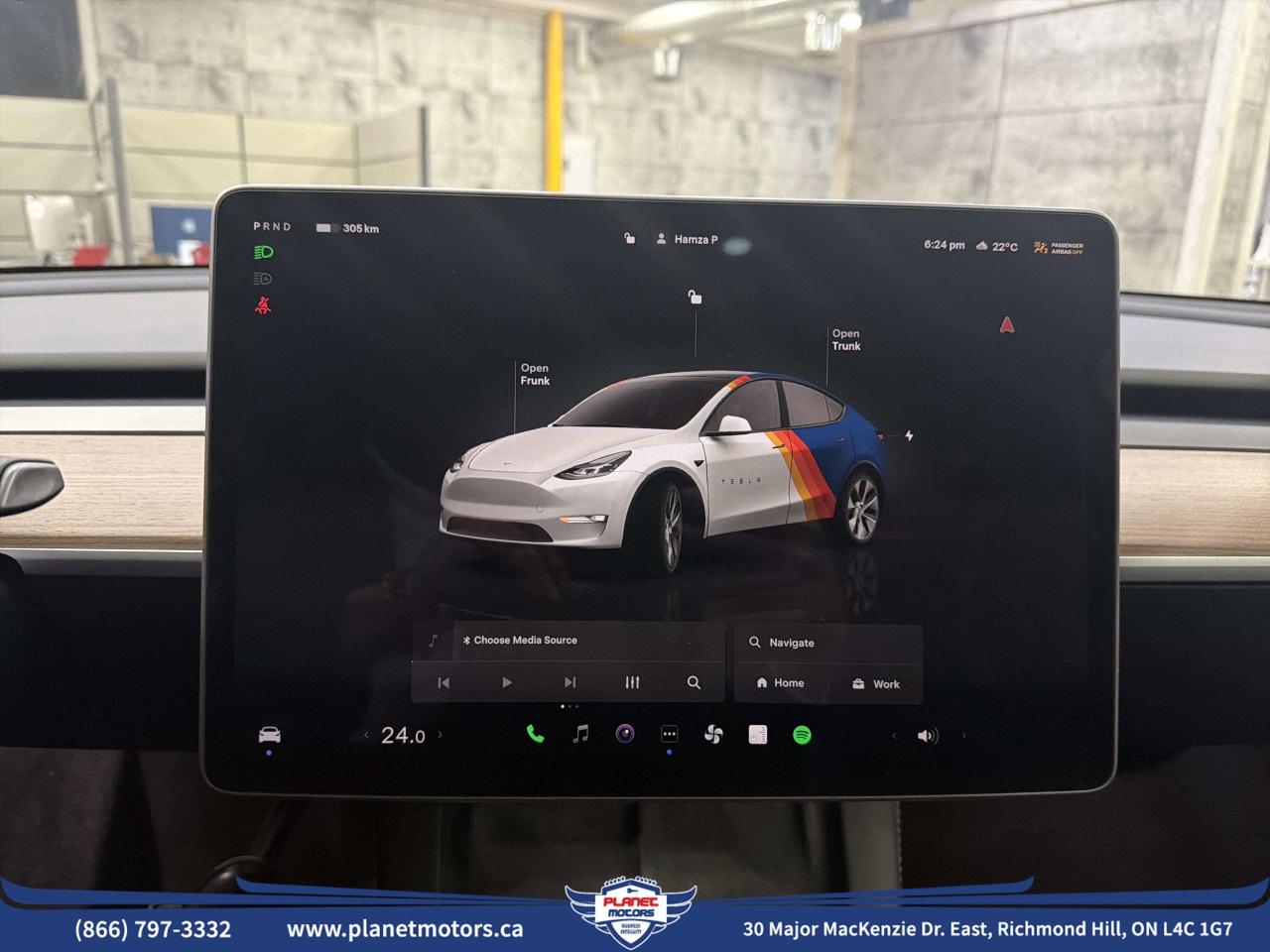 2024 Tesla Model Y LONG RANGE Photo