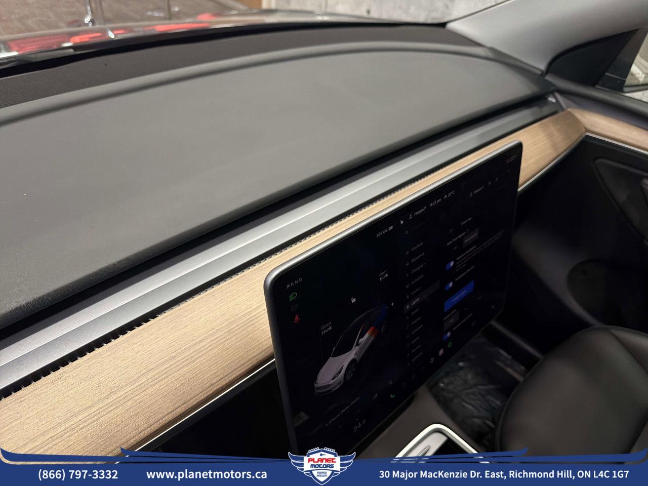 2024 Tesla Model Y LONG RANGE Photo