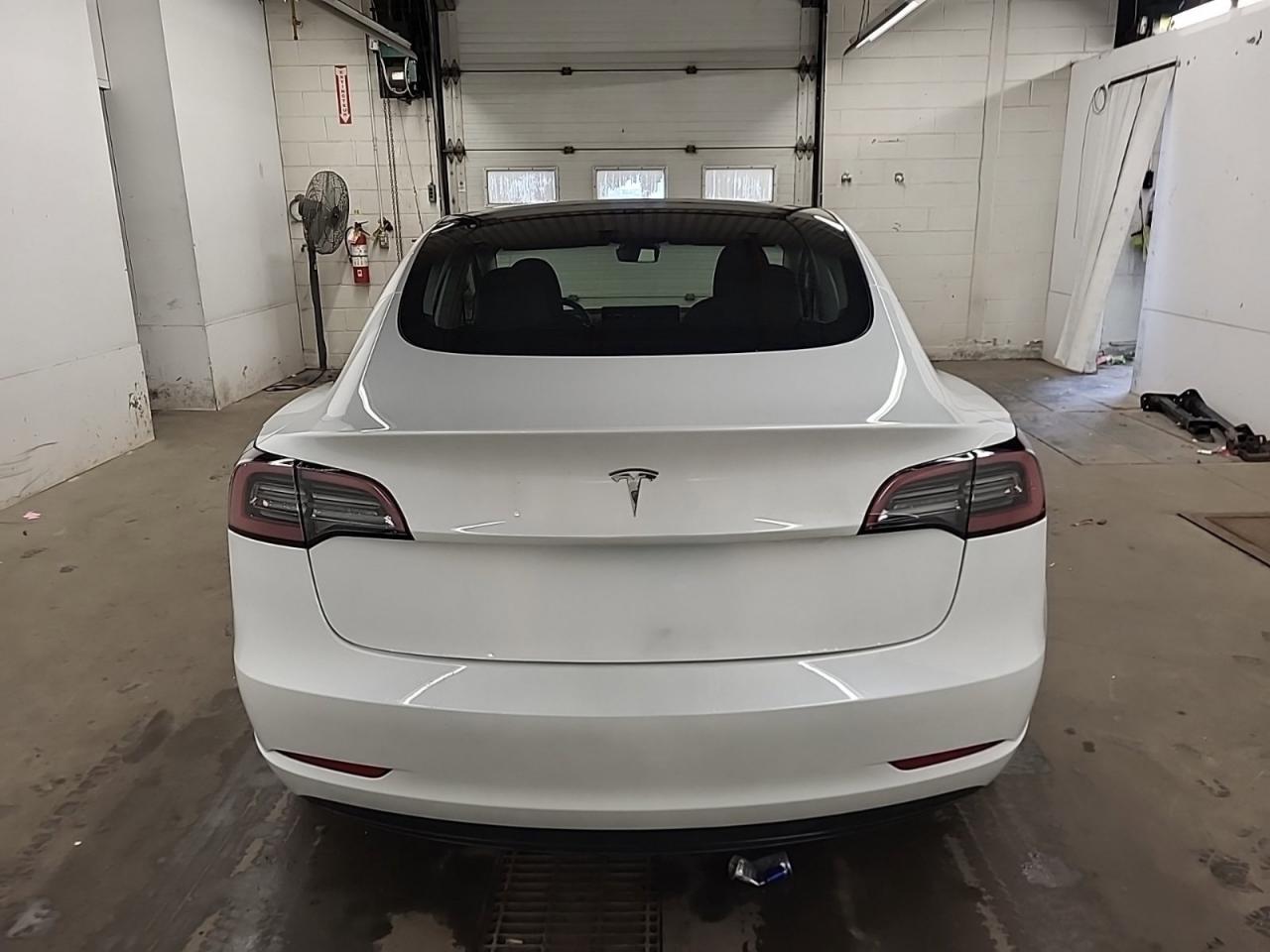 2023 Tesla Model 3  Photo4