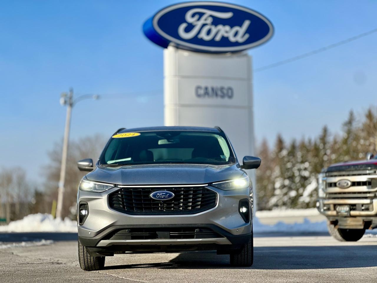 2024 Ford Escape Titanium Photo1