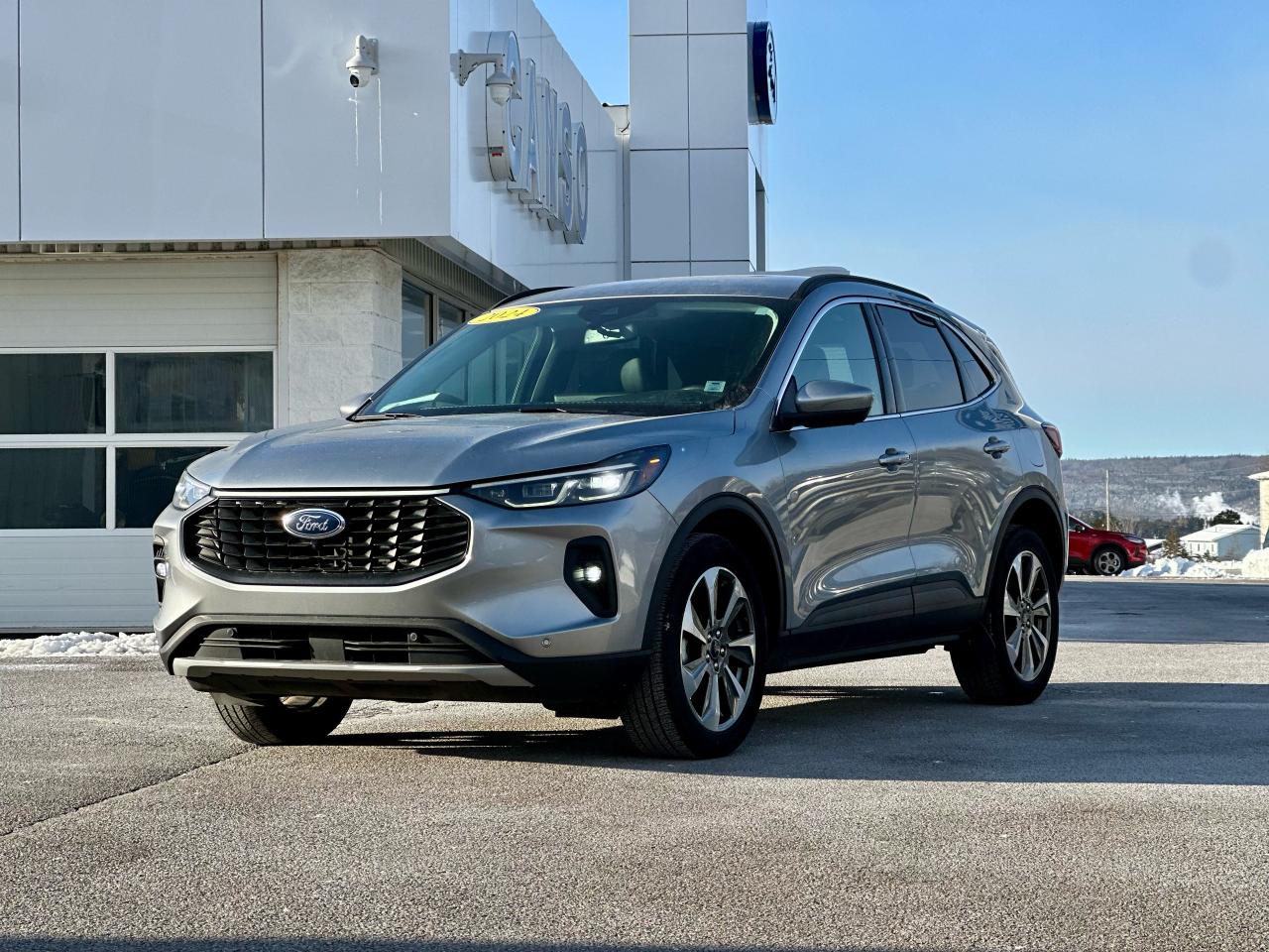 2024 Ford Escape Titanium Photo2