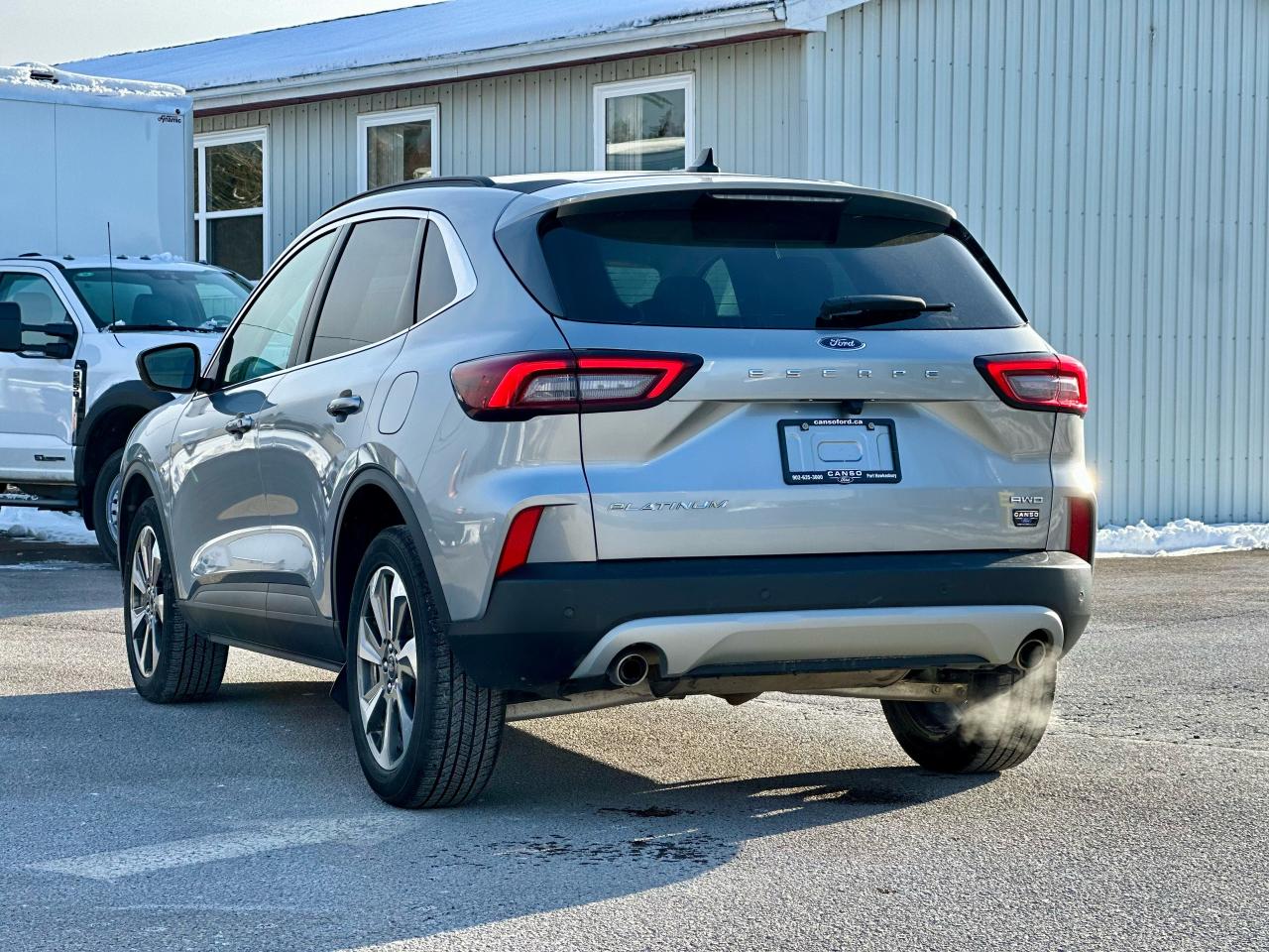 2024 Ford Escape Titanium Photo4