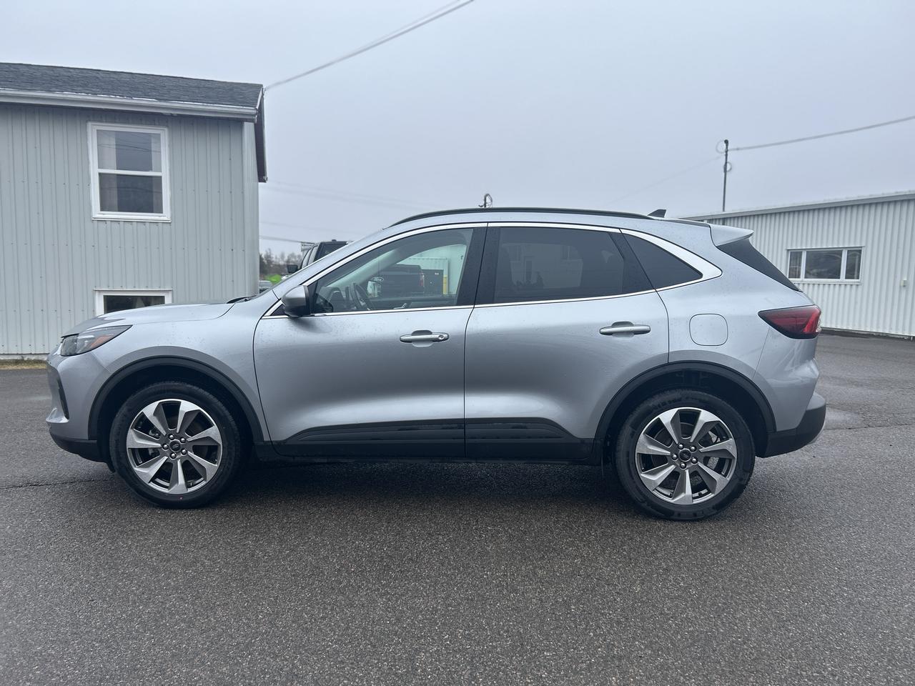 2024 Ford Escape PLATINUM AWD/LEATHER/ADAPTIVE CRUISE Photo3