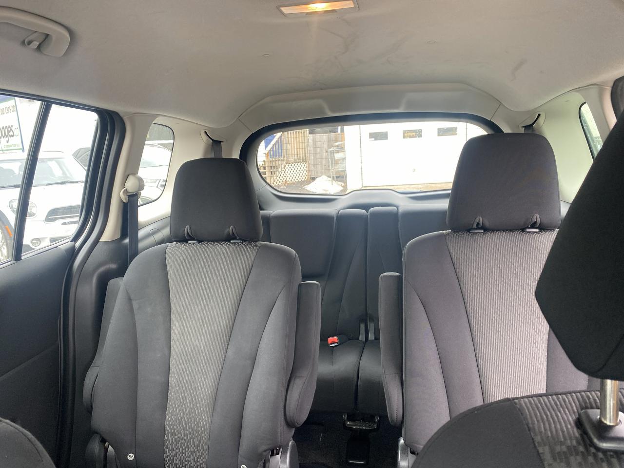 2012 Mazda MAZDA5 6Passenger/Automatic/Gas Saver/Heated Seats Photo