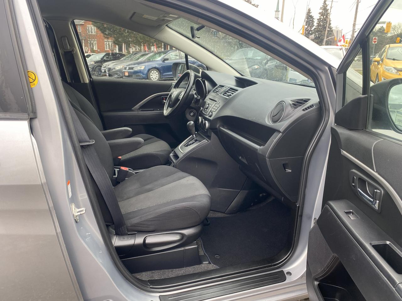 2012 Mazda MAZDA5 6Passenger/Automatic/Gas Saver/Heated Seats Photo