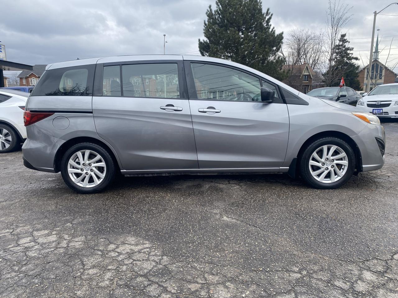 2012 Mazda MAZDA5 6Passenger/Automatic/Gas Saver/Heated Seats Photo4