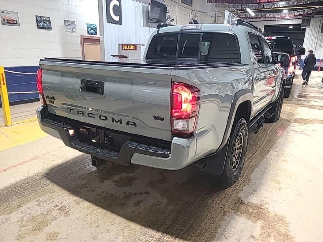 2023 Toyota Tacoma Trail 4WD | Bronze Rims | Heated Seats | CarPlay + Android | Rear Camera | Power Seat & More ! Photo