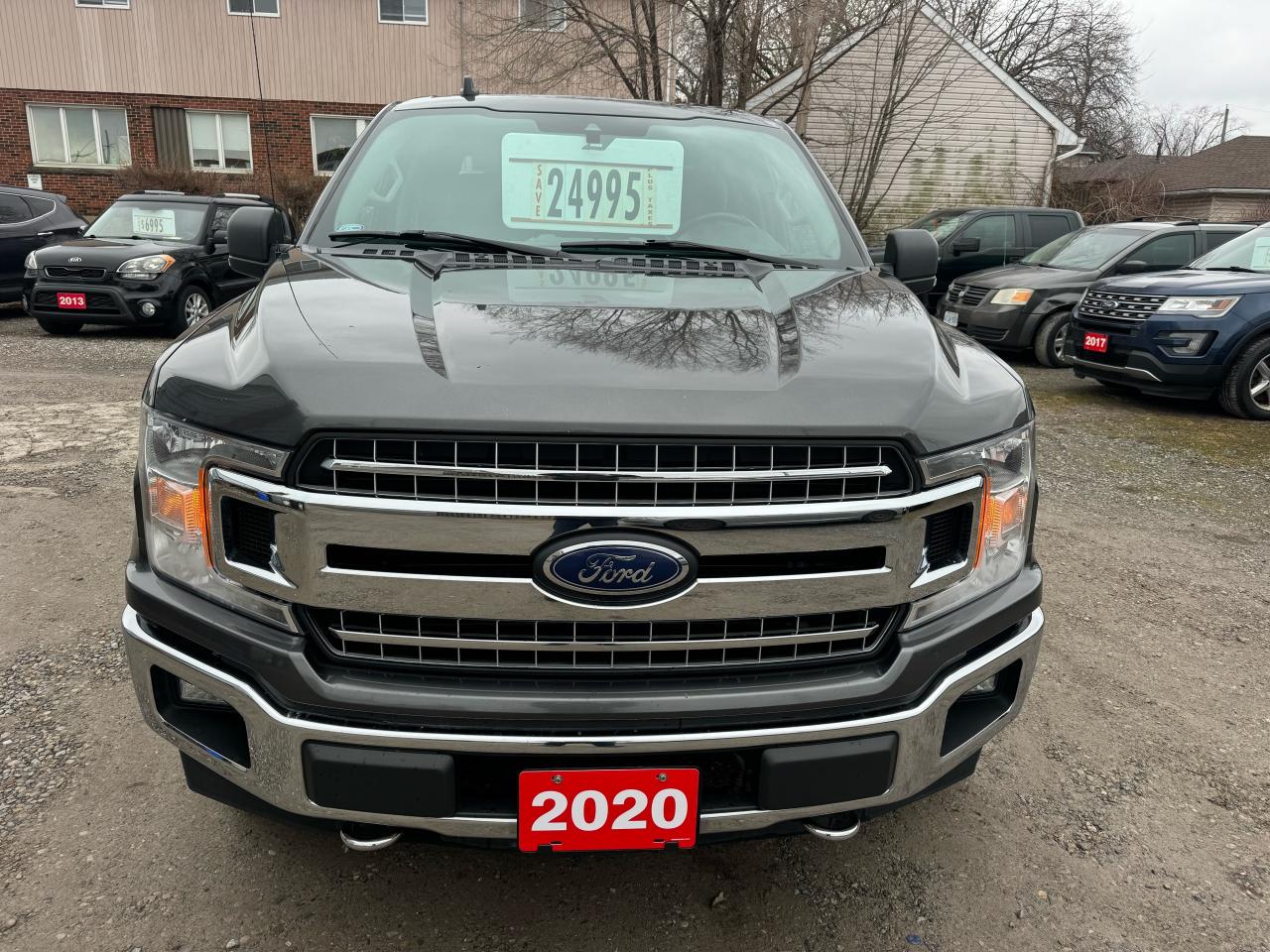 <div>2020 Ford F150 XLT XTR gray with black interior one owner clean carfax no accidents reported fully certified Assurant coast to coast 6 months 6000km $2500 per claim warranty included looks and runs great&nbsp;</div>