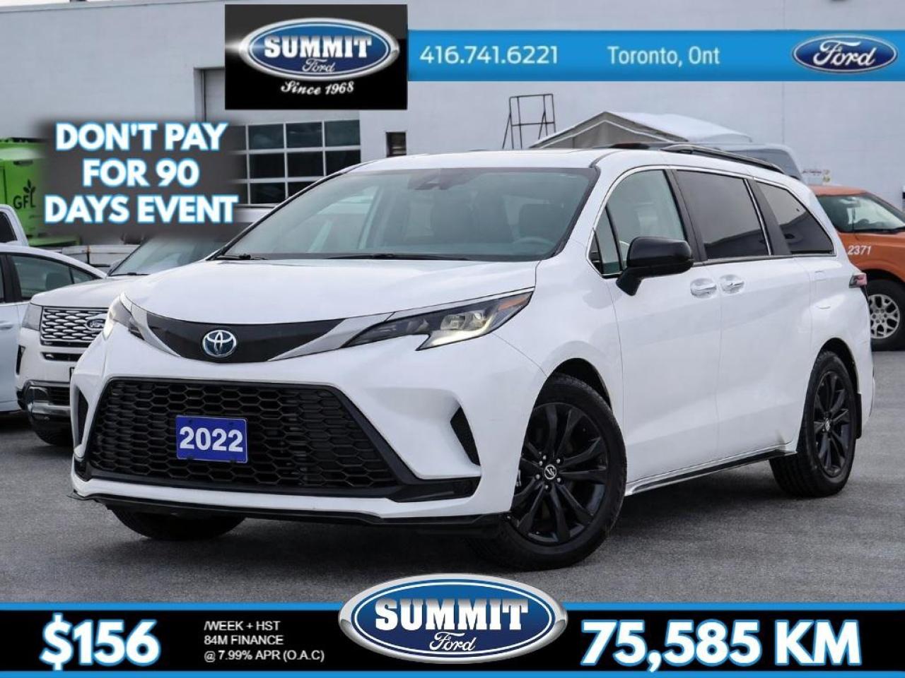 2022 Toyota Sienna LE 8-Passenger Photo