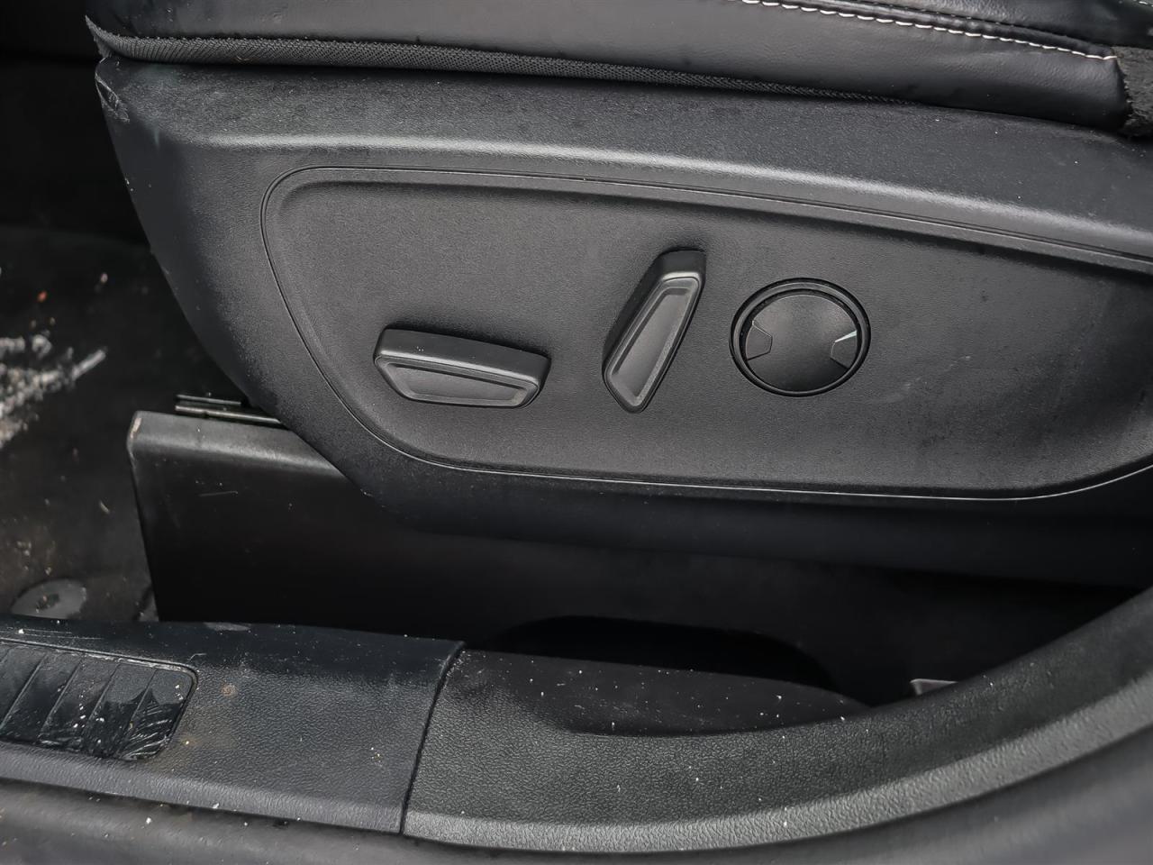 2025 Ford Escape Platinum Photo